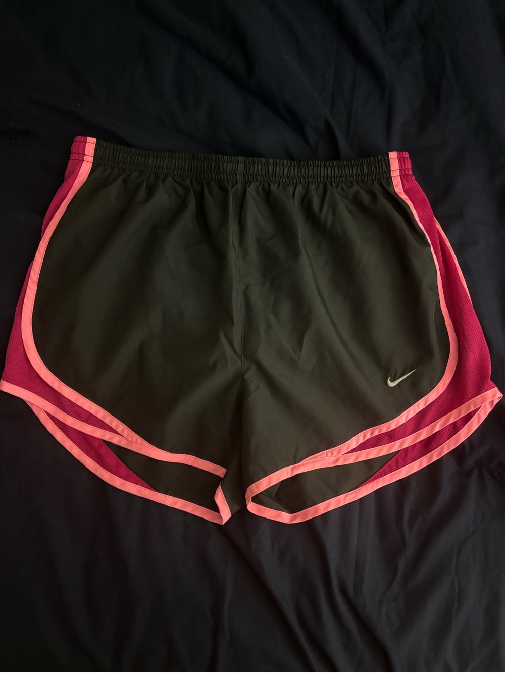 Nike Women’s Black & Pink Athletic Gym Workout Running Active Shorts with Liner